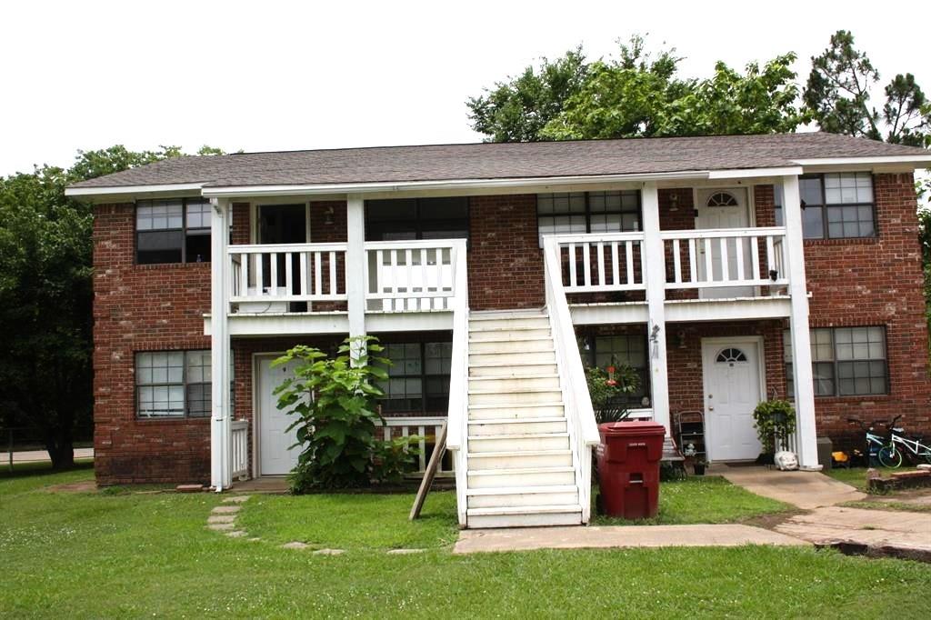 300 Brown Street Property Photo 2