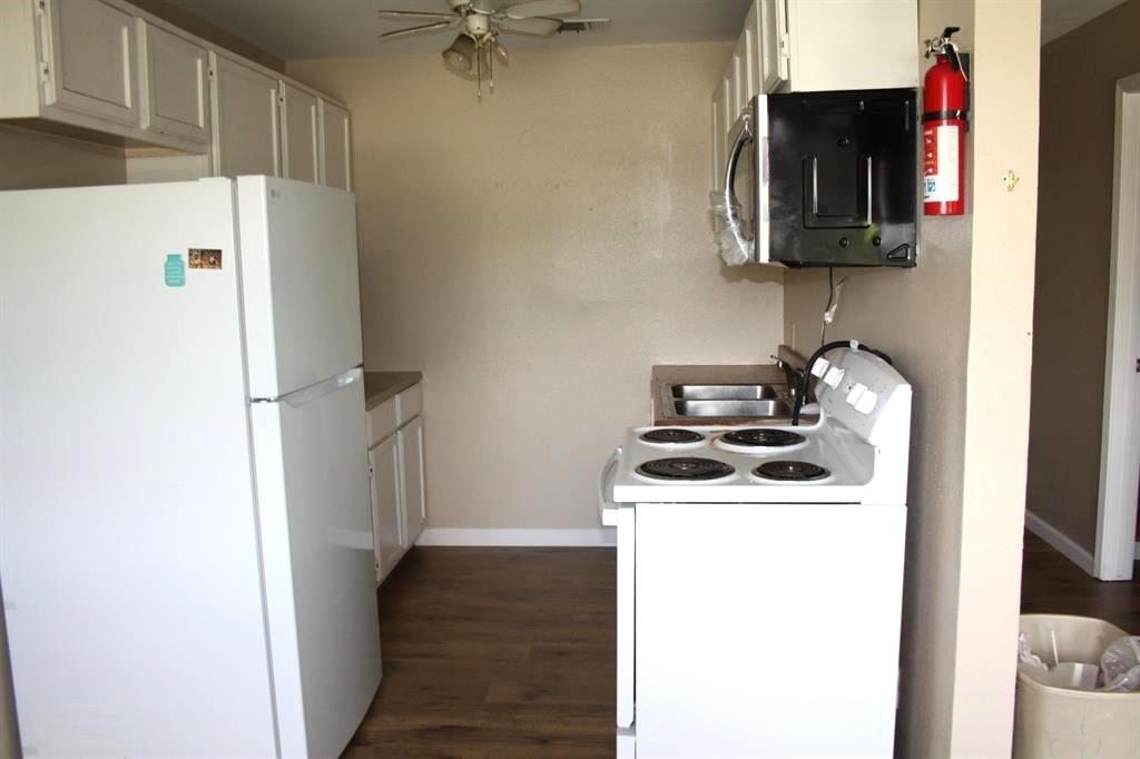 300 Brown Street Property Photo 4
