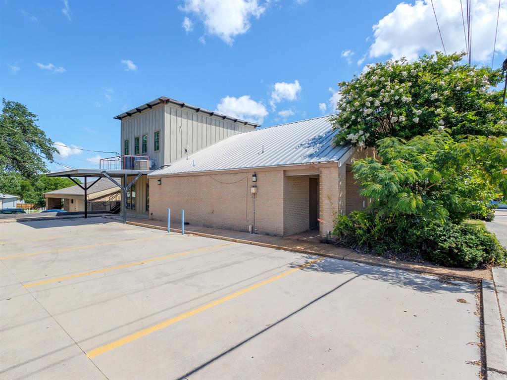 3711 Austin Avenue Property Photo 8