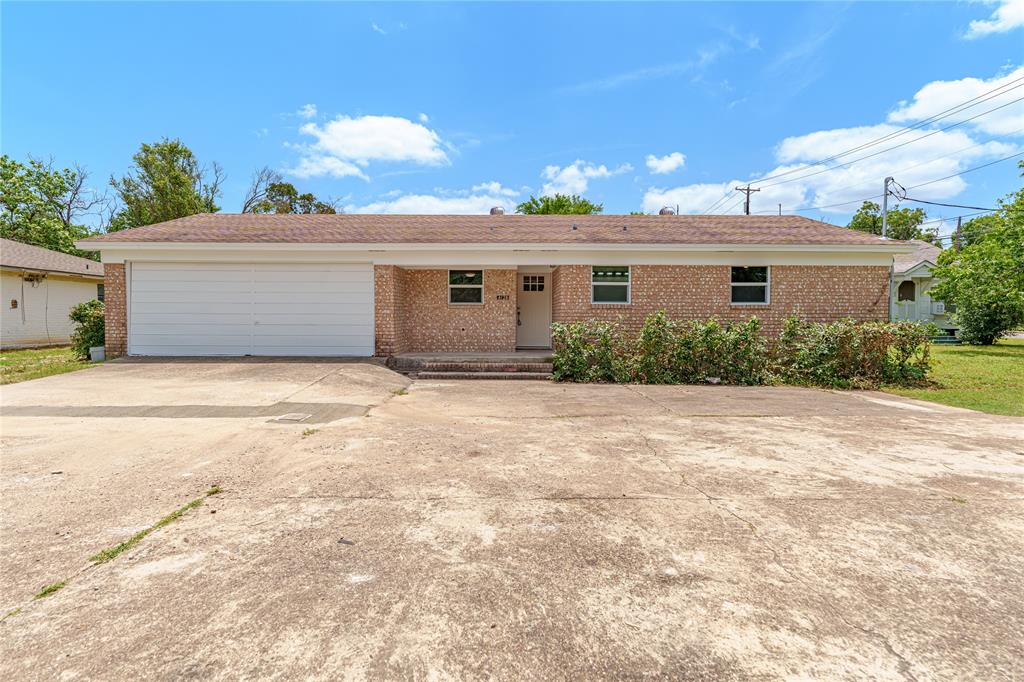 4128 Hillcrest Drive Property Photo 1