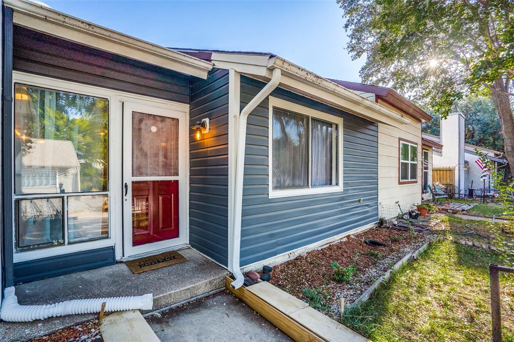 511 Post Oak Lane Property Photo 1