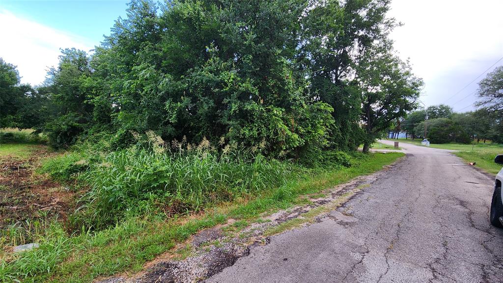 327 Capricorn Drive Property Photo 2