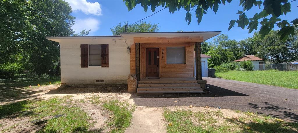 3827 Vineyard Drive Property Photo 1