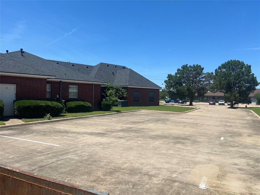 6407 Colleyville Boulevard Property Photo 3