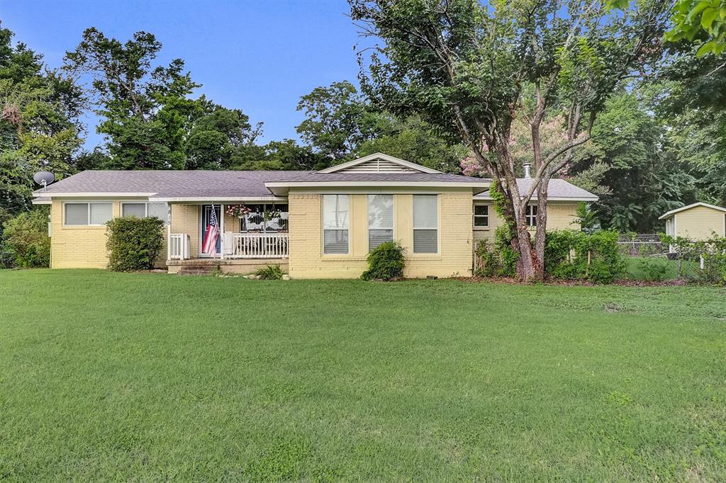 815 N Joe Wilson Road Property Photo 1
