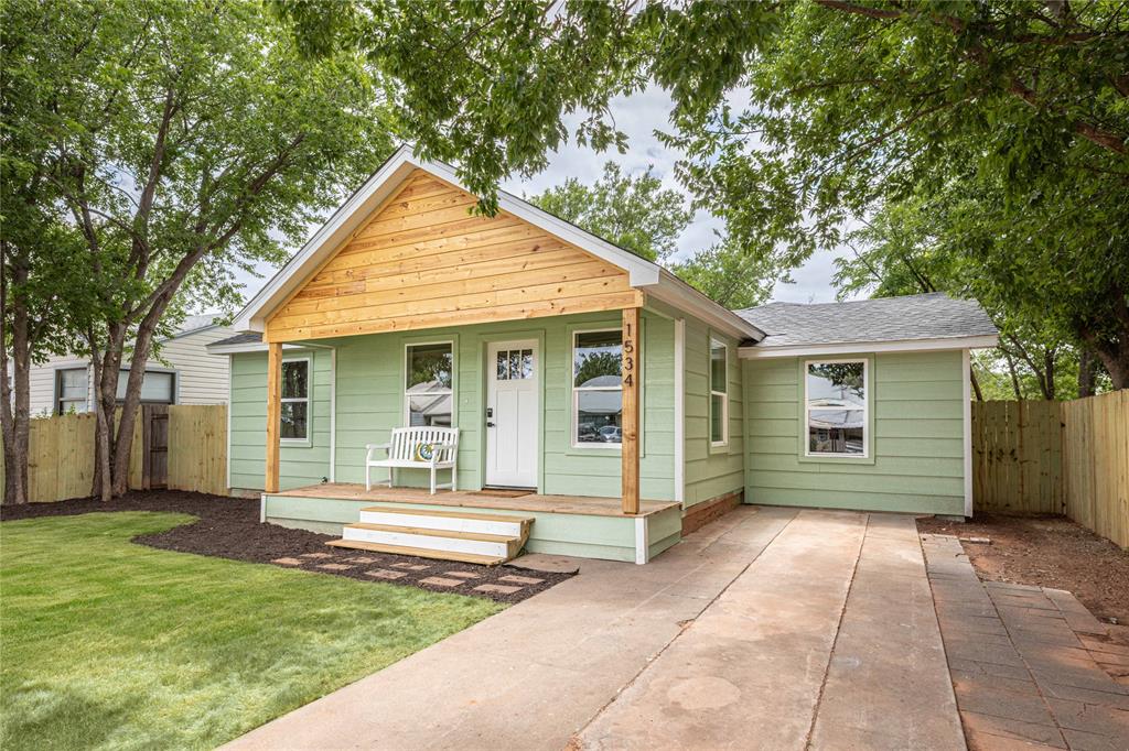 1534 Burger Street Property Photo 1