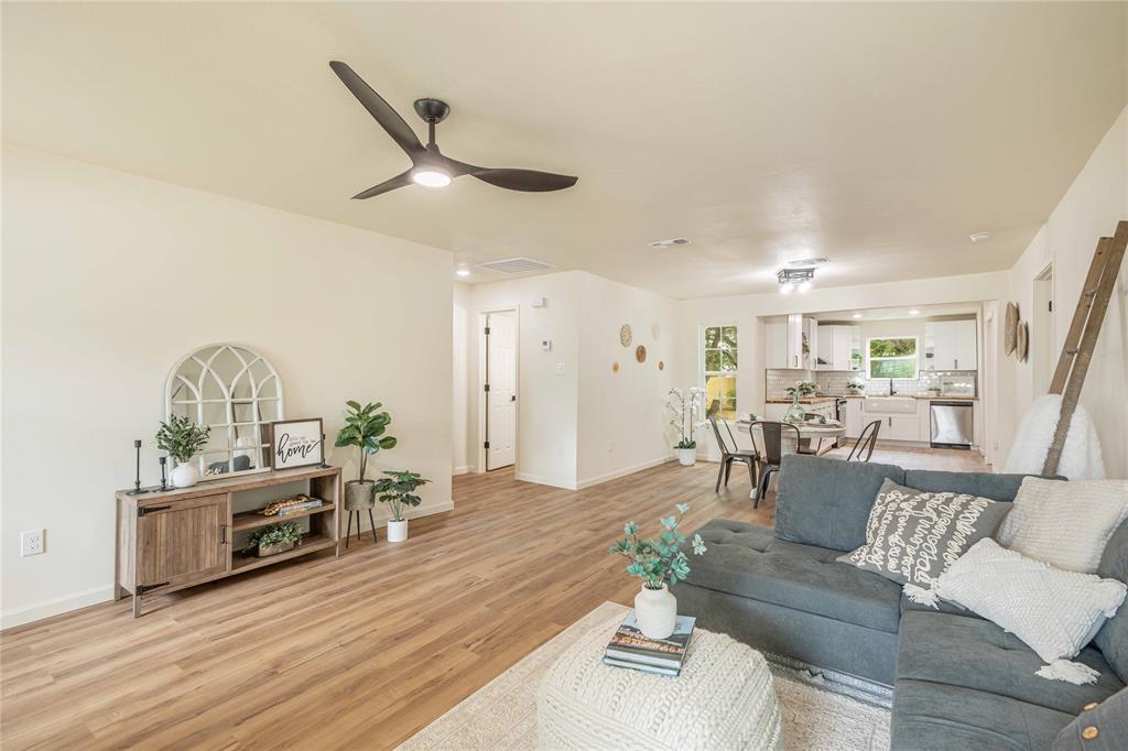 1534 Burger Street Property Photo 8