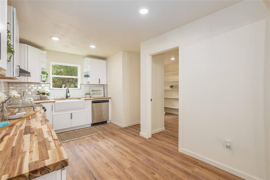 1534 Burger Street Property Photo 15