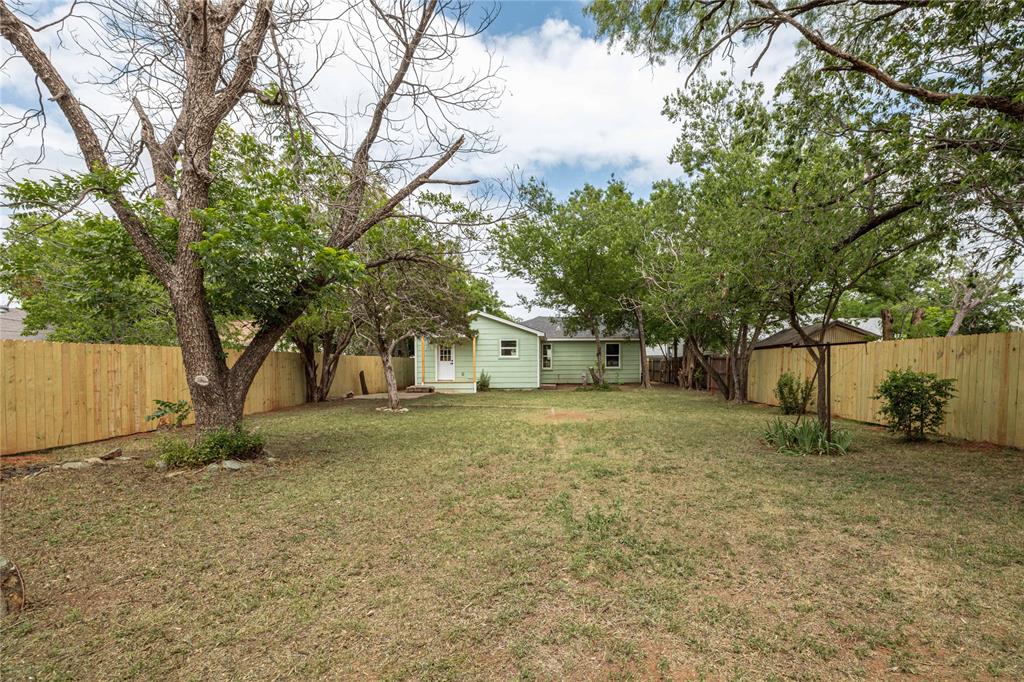 1534 Burger Street Property Photo 29