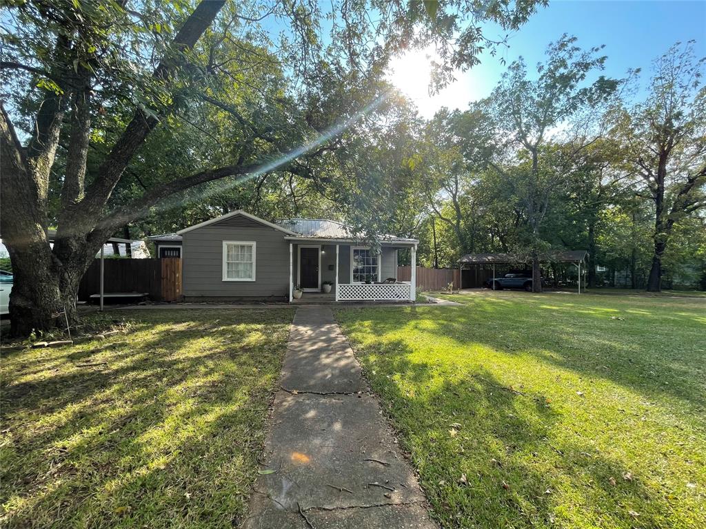 1744 Neathery Property Photo 1