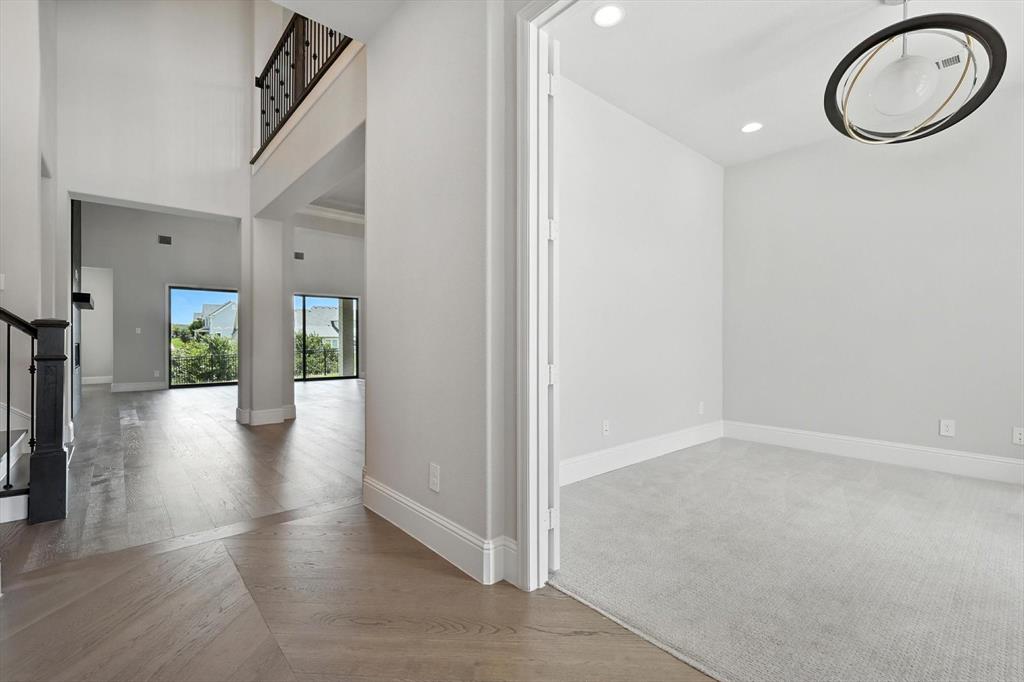 1901 Winding Ridge Road Property Photo 4