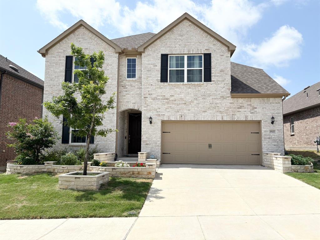 1527 Overlook Court Property Photo 1