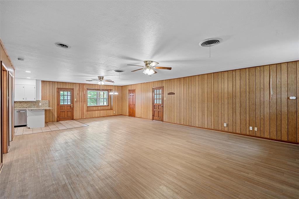 117 Oak Forest Drive Property Photo 4