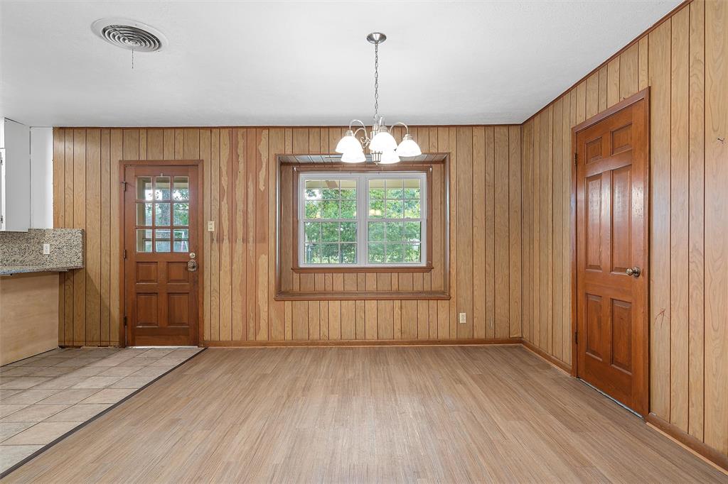 117 Oak Forest Drive Property Photo 6
