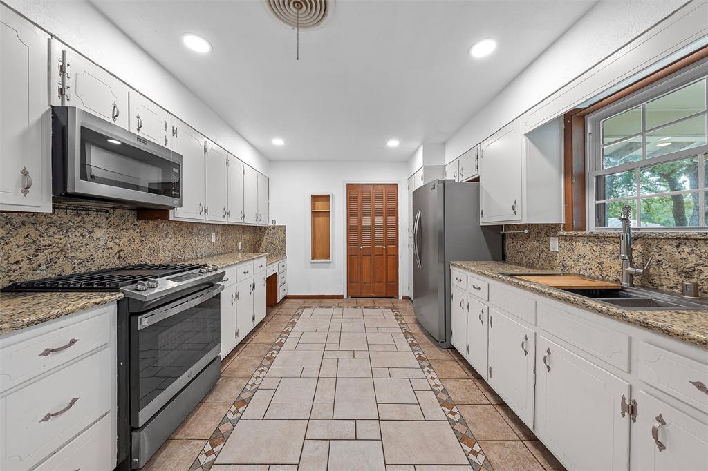 117 Oak Forest Drive Property Photo 10