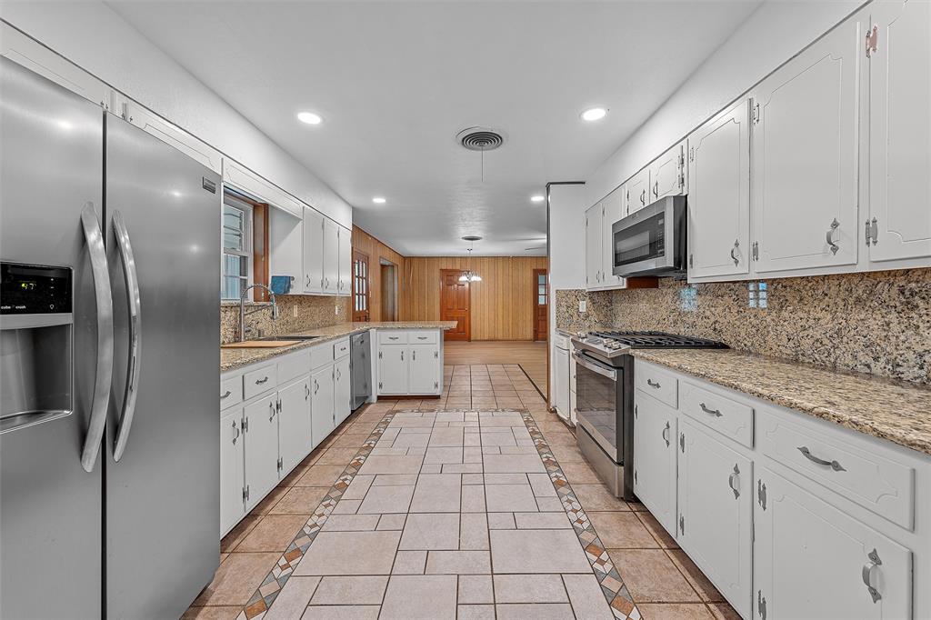 117 Oak Forest Drive Property Photo 11