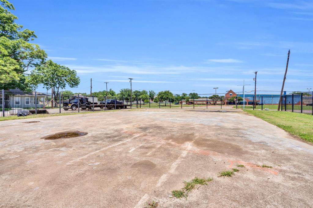 106 Mcclung Street Property Photo 30