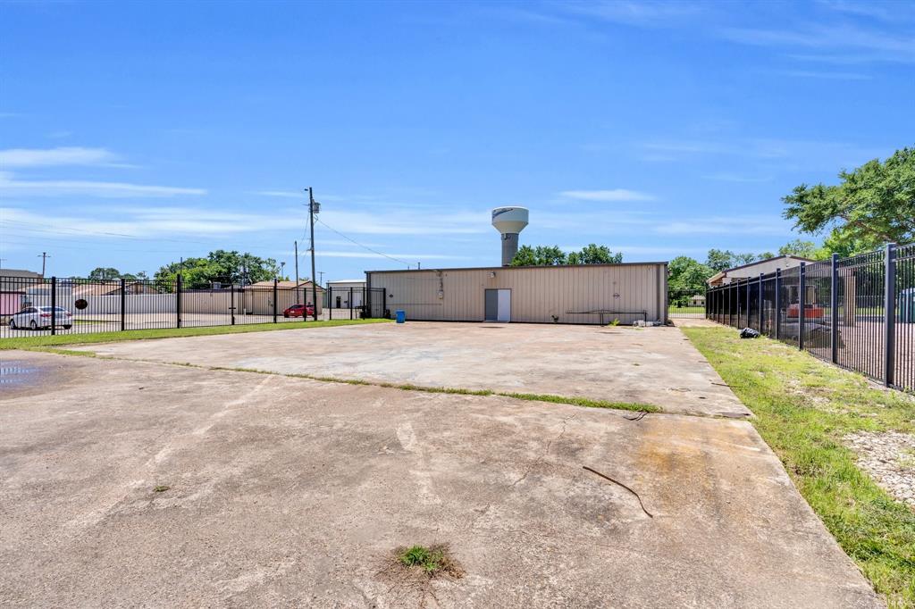 106 Mcclung Street Property Photo 31