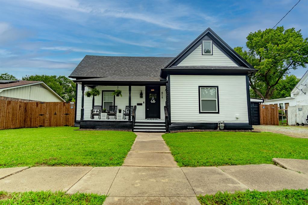 819 Beech Street Property Photo 1
