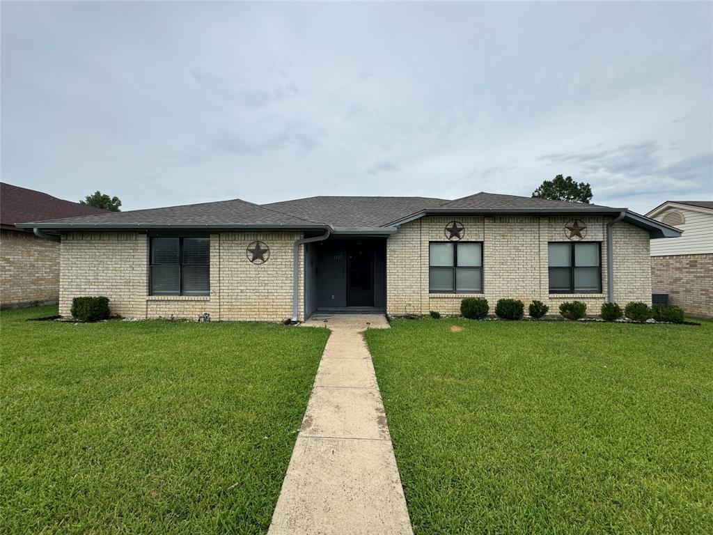 1327 Reesling Drive Property Photo 1