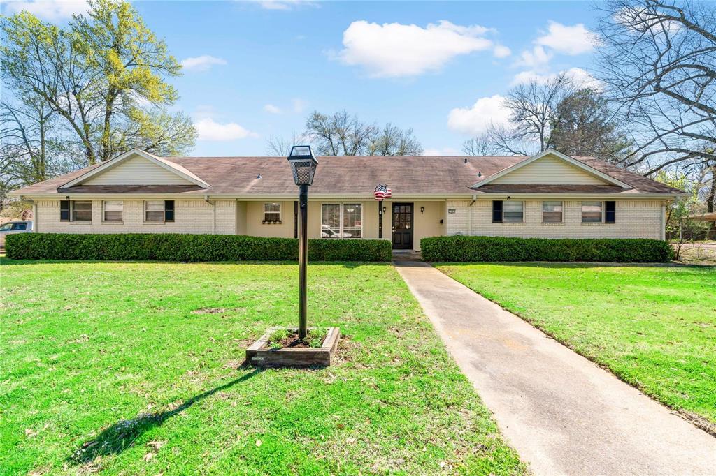 2598 Clark Lane Property Photo 1