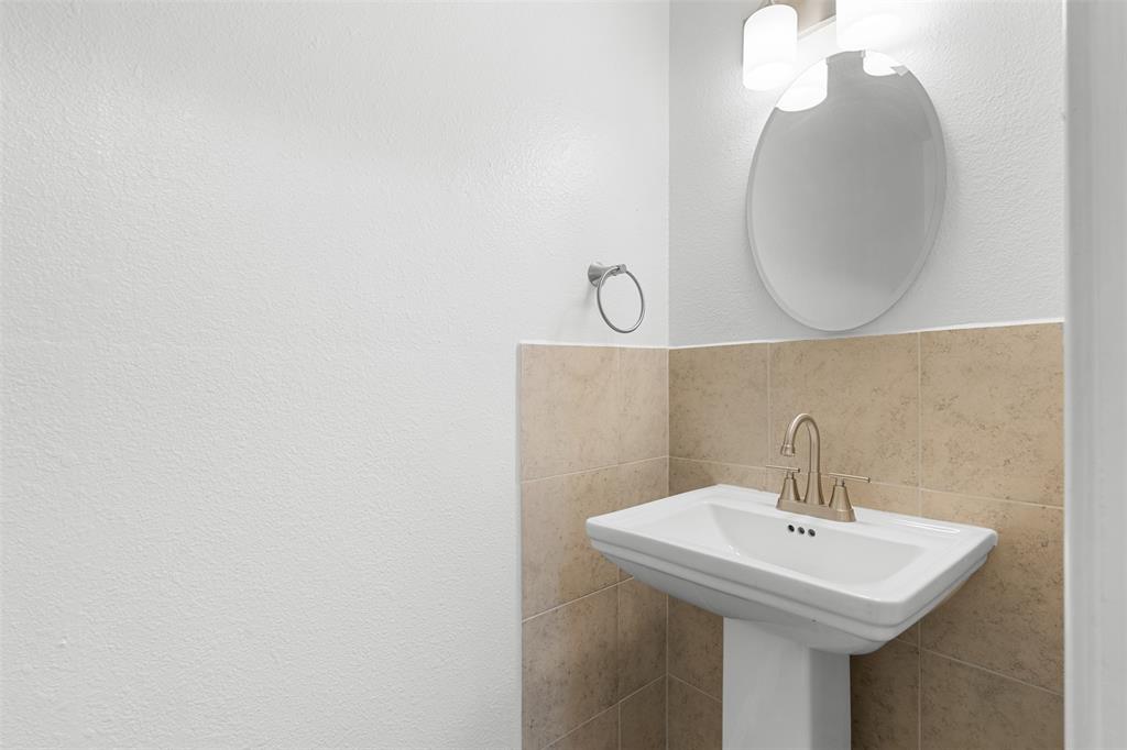 2610 Custer Parkway D Property Photo 12