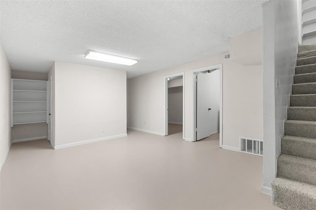2610 Custer Parkway D Property Photo 14