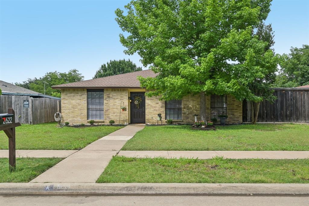 2622 Riviera Drive Property Photo 4