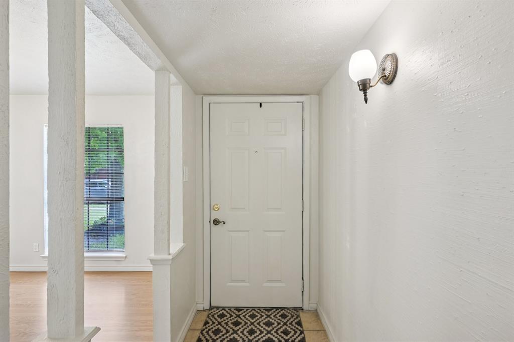 2622 Riviera Drive Property Photo 6