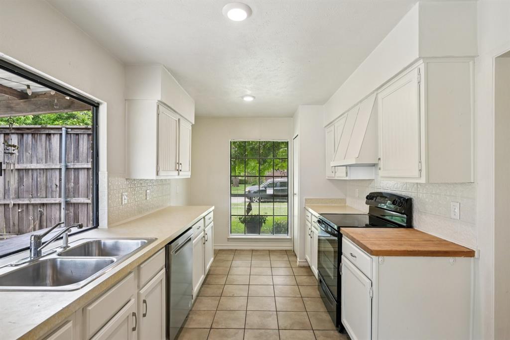 2622 Riviera Drive Property Photo 14