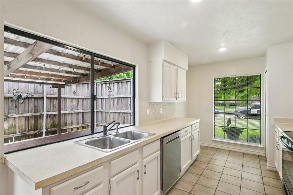 2622 Riviera Drive Property Photo 17