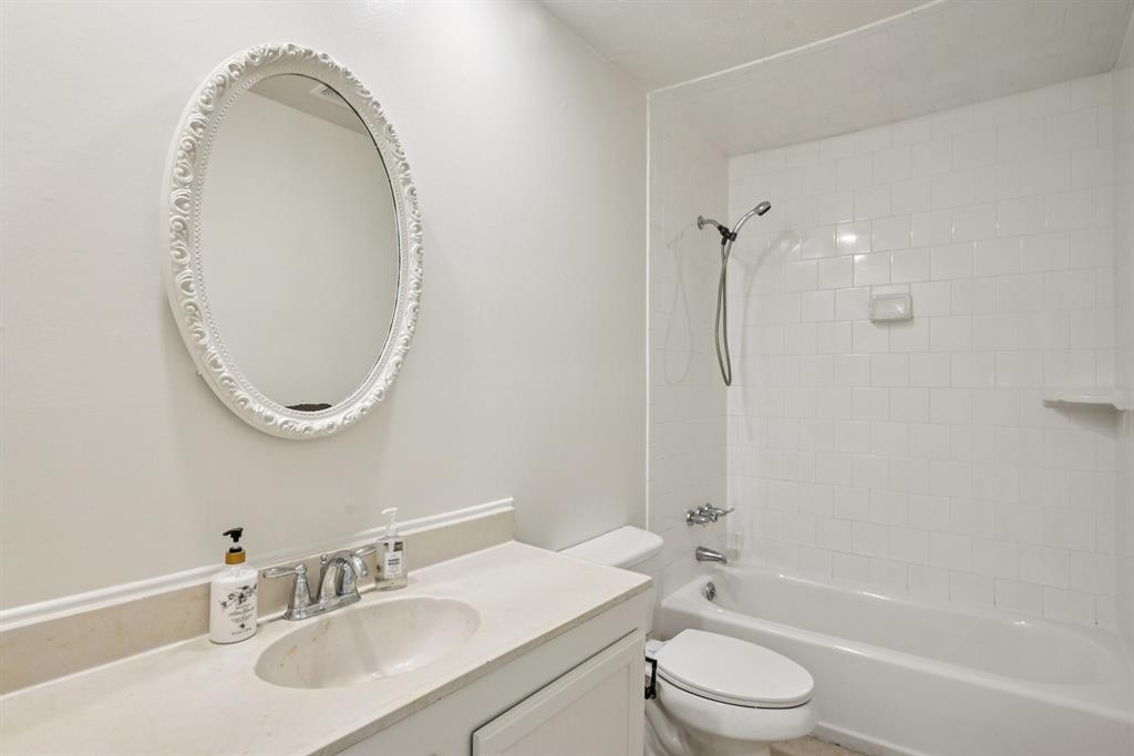 2622 Riviera Drive Property Photo 22