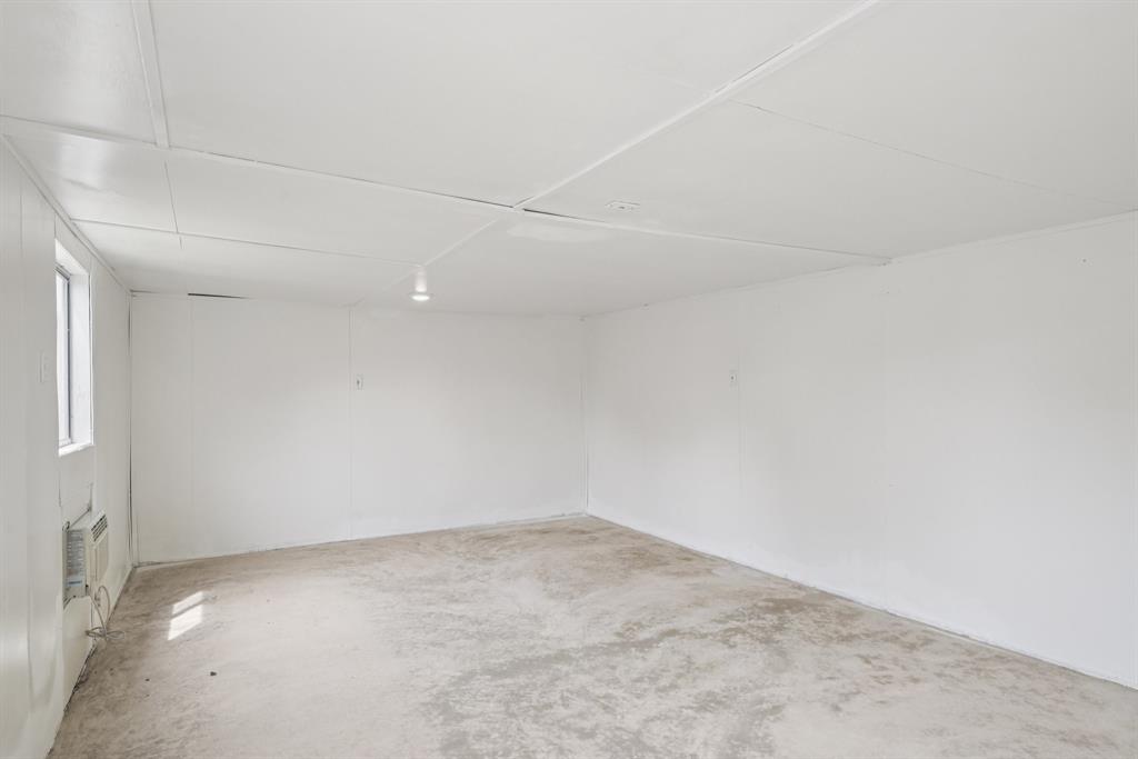 2622 Riviera Drive Property Photo 28