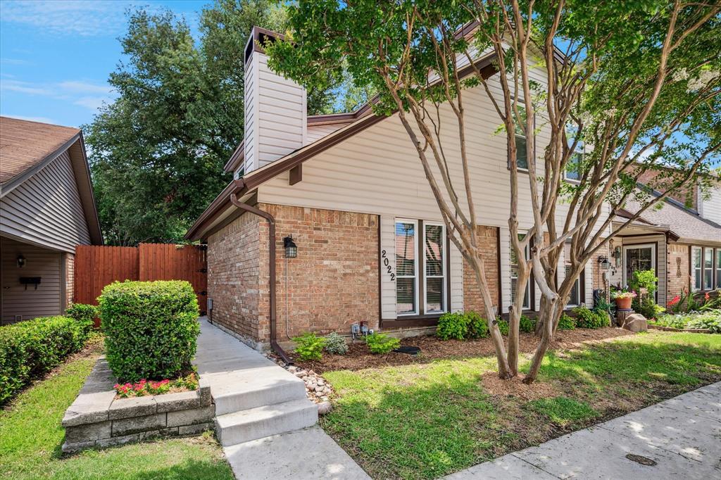 2022 Clubridge Drive Property Photo 1