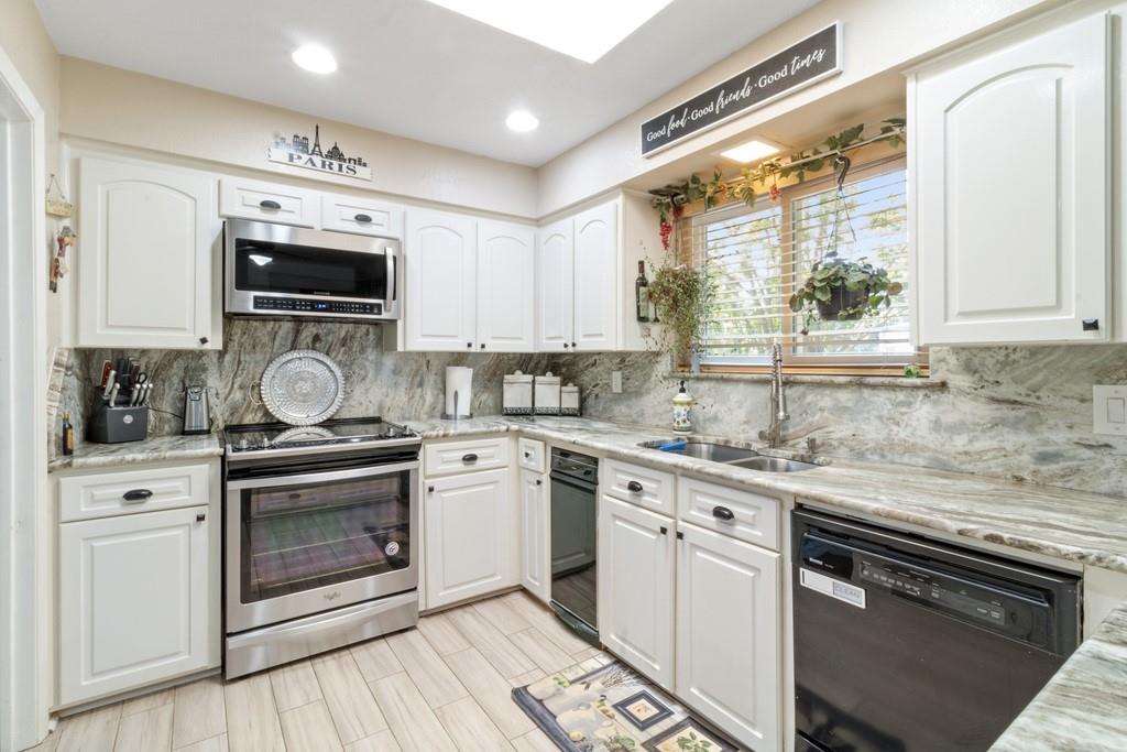 18 Mimosa Lane Property Photo 3