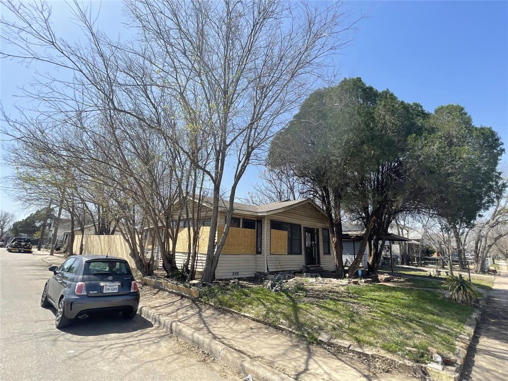 1136 E Leuda Street Property Photo 3
