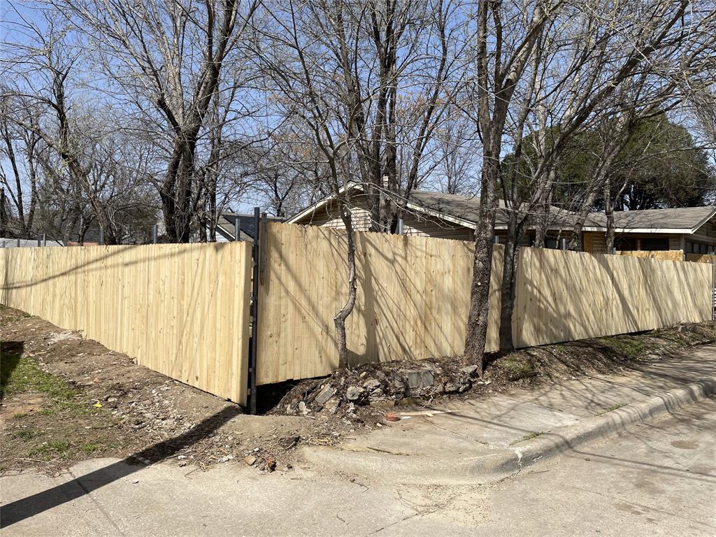 1136 E Leuda Street Property Photo 4