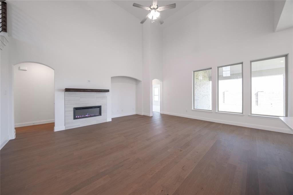 2837 Spring Valley Way Property Photo 8