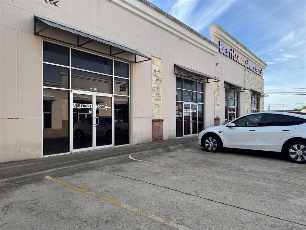 11532 Harry Hines Boulevard A100-a104 Property Photo 2