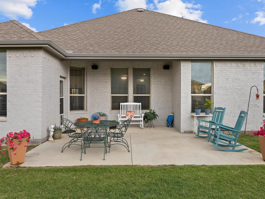 5622 Log Cabin Court Property Photo 1
