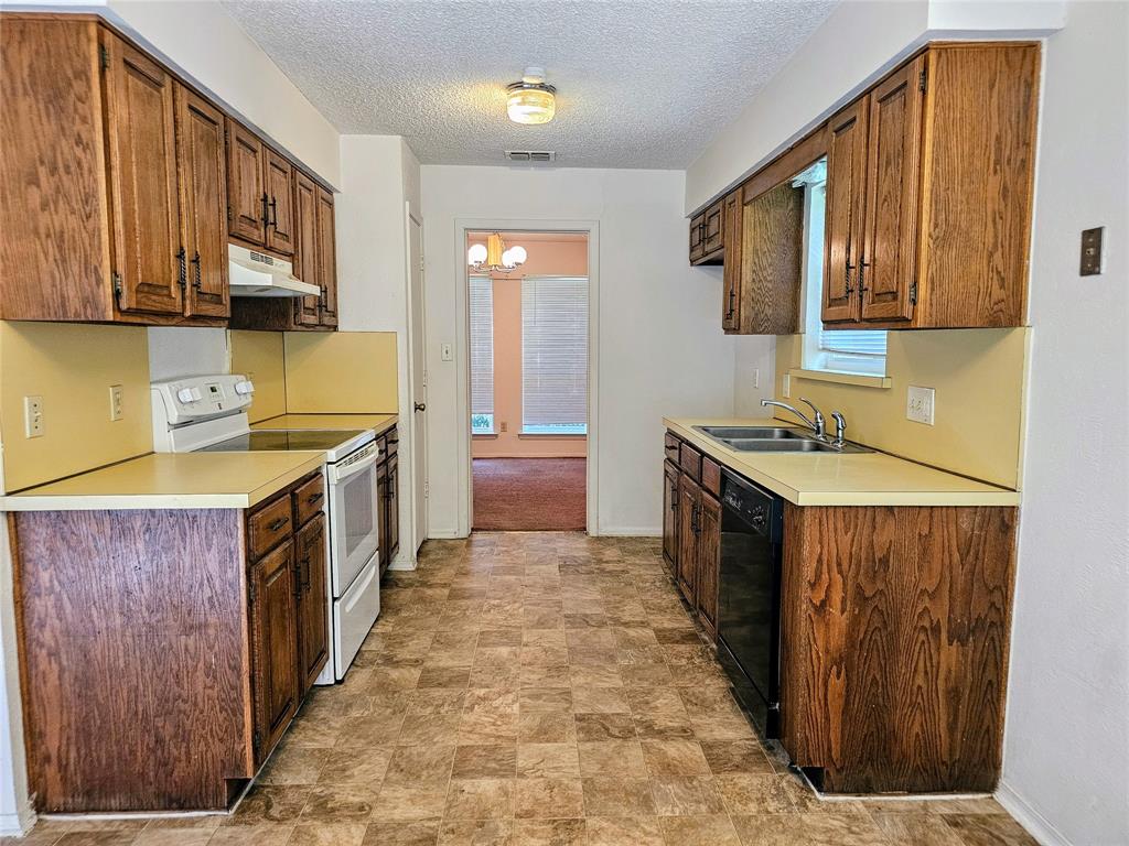 2218 Honey Creek Lane Property Photo 6
