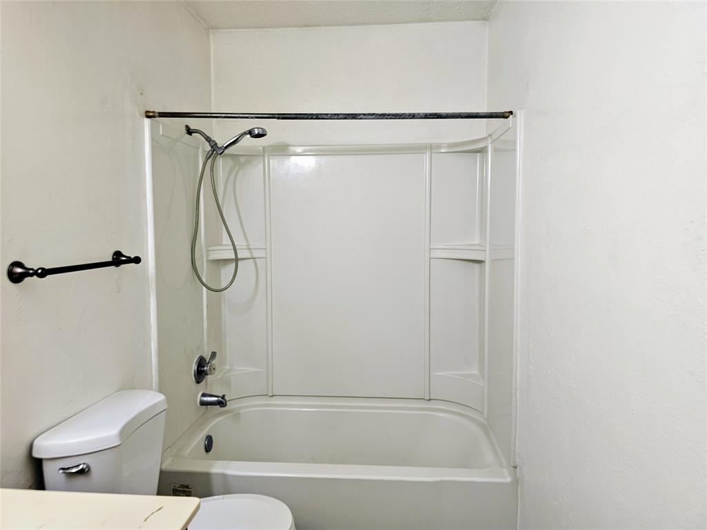 2218 Honey Creek Lane Property Photo 8