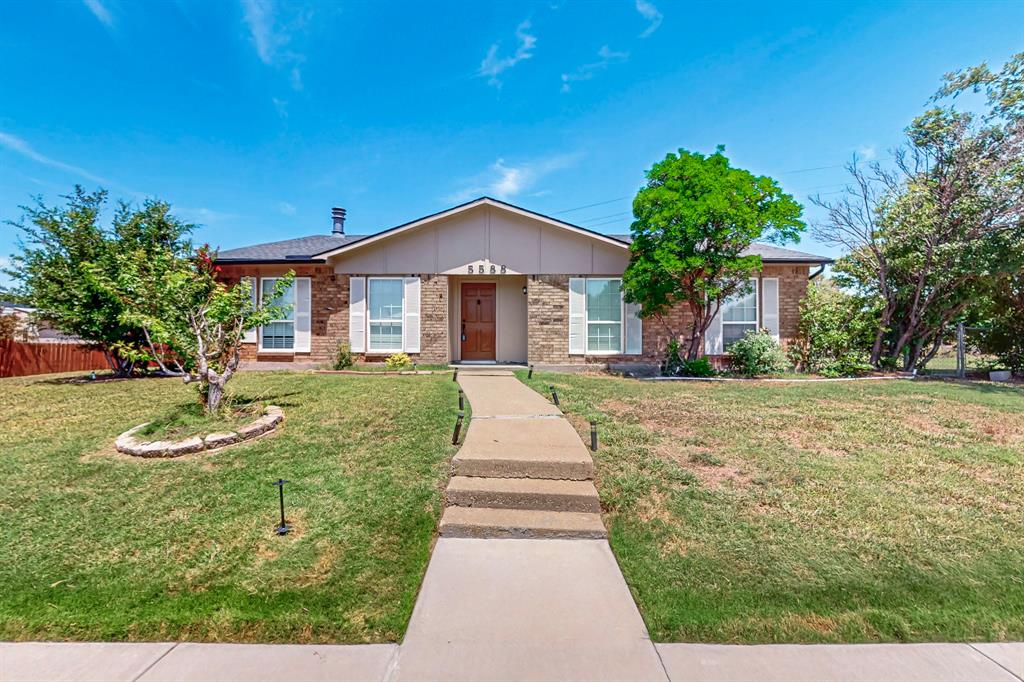 5588 Squires Drive Property Photo 1