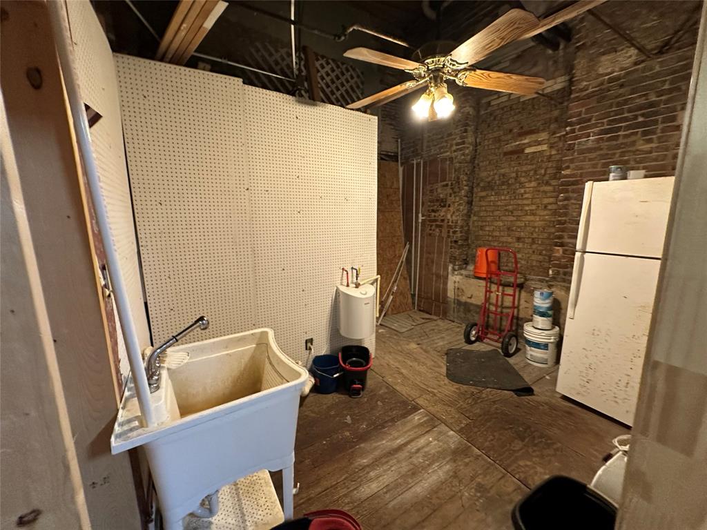 315 S Rogers Street Property Photo 16
