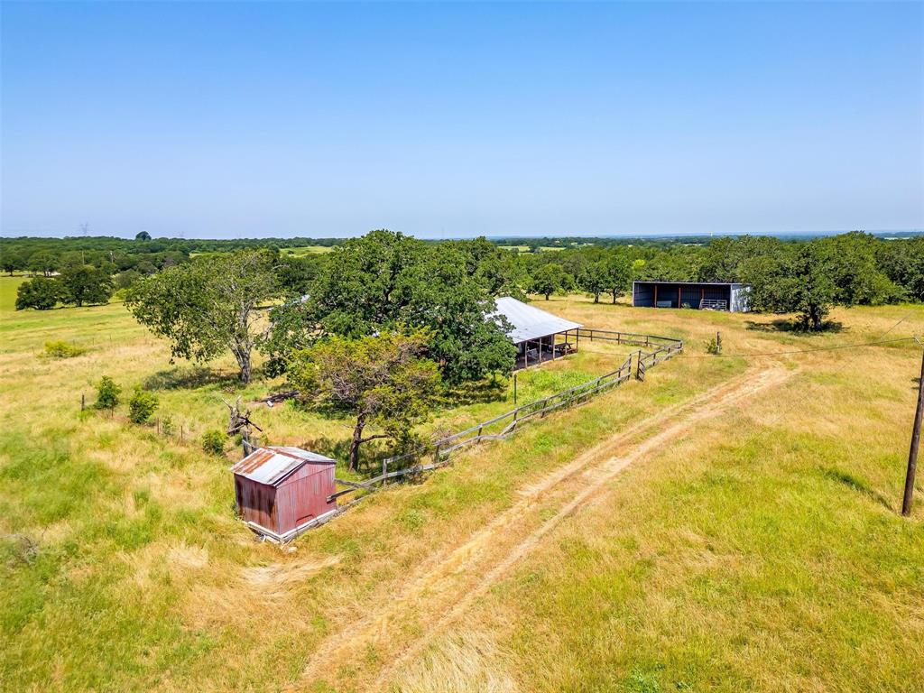 210 Trails End Property Photo 15
