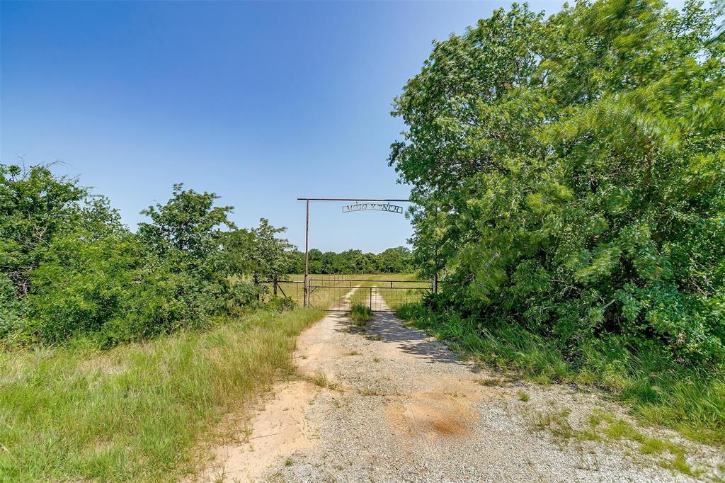 210 Trails End Property Photo 23