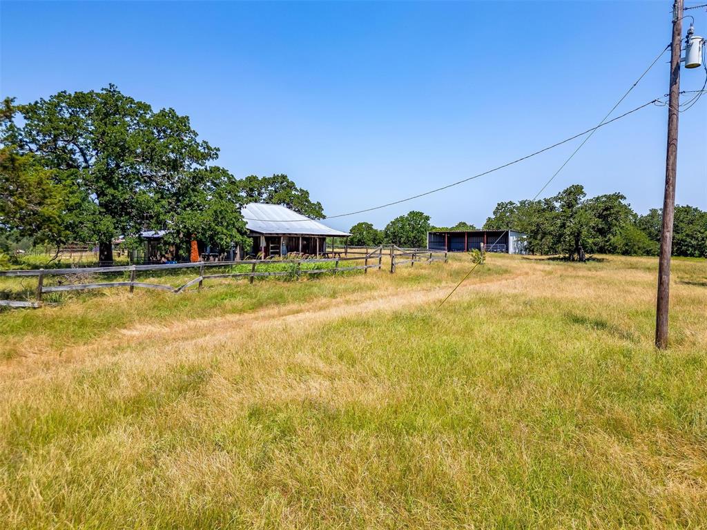 210 Trails End Property Photo 24