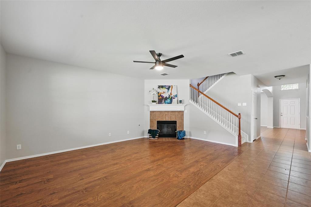 9122 Lockhart Drive Property Photo 8