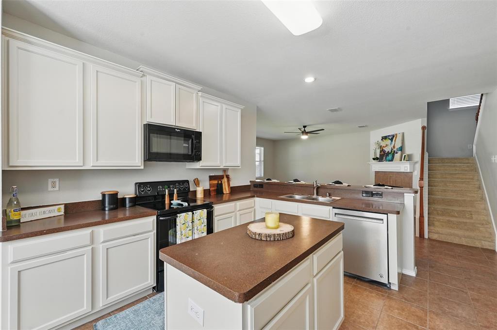 9122 Lockhart Drive Property Photo 10