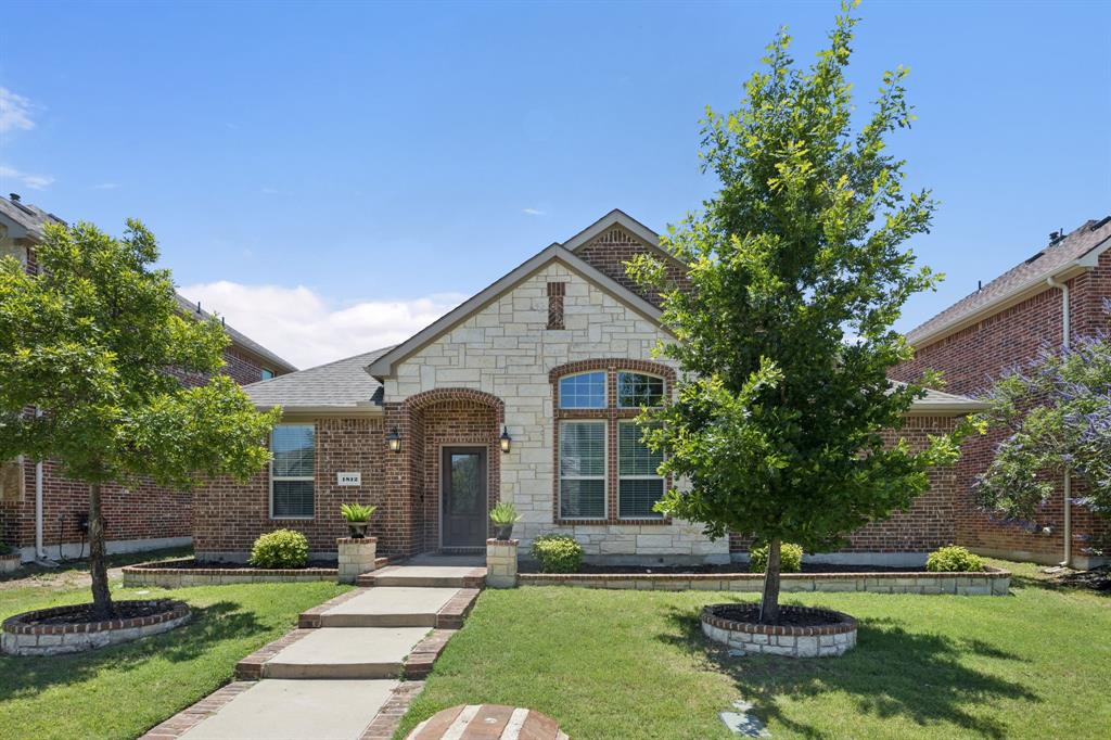 1812 Drake Drive Property Photo 1